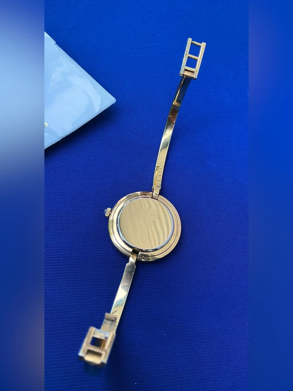 Authentic GUCCI bangle watch with Interchangeable Bezels❤️💙💛💚🖤
